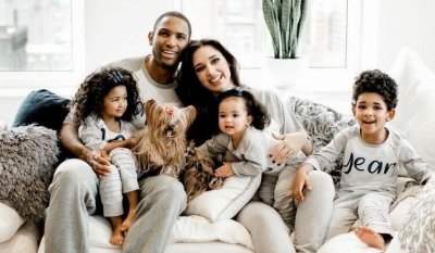 ​NBA最美妻子亮相！霍福德娶1米85环球小姐，生4娃仍美如少女