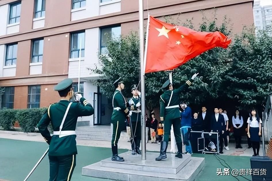 北京天安门升旗仪式几点开始(看升旗仪式几点去排队)