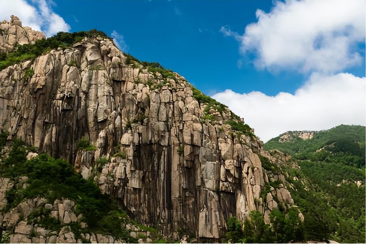 5元背面的风景是哪里(五元背面是哪里的风景)