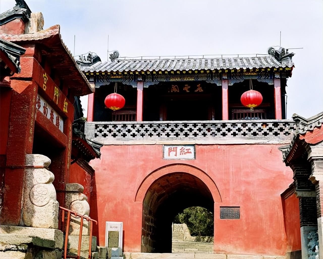 5元背面的风景是哪里(五元背面是哪里的风景)