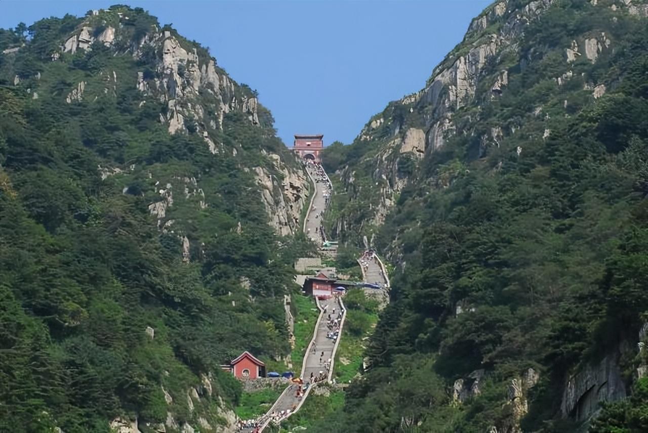 5元背面的风景是哪里(五元背面是哪里的风景)