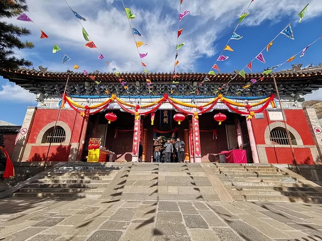 5元背面的风景是哪里(五元背面是哪里的风景)