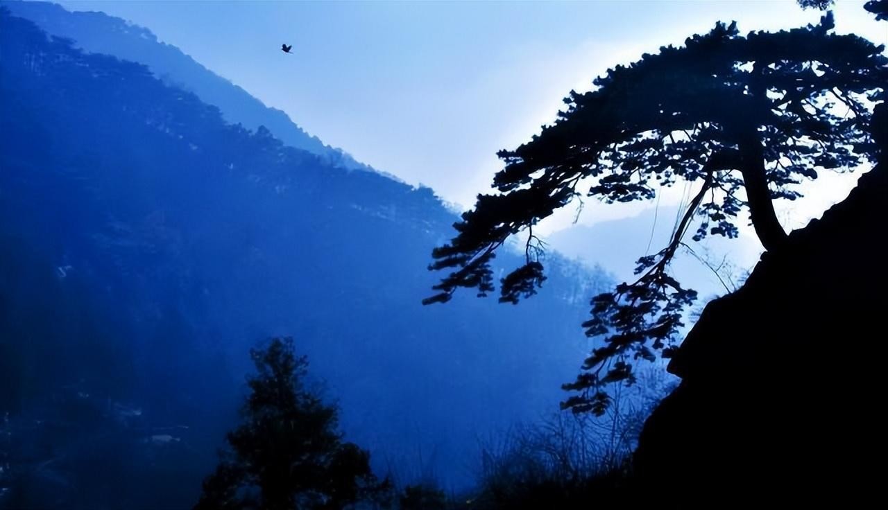 5元背面的风景是哪里(五元背面是哪里的风景)