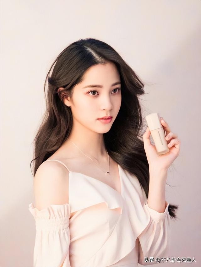 这6位当红女星的素颜照你都看过吗（这7位光鲜亮丽的女星）(28)