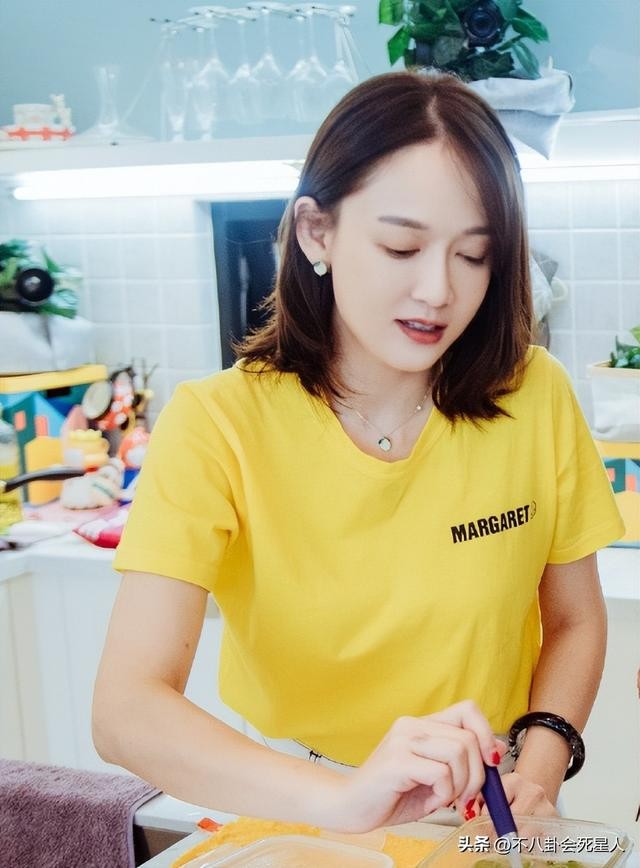 这6位当红女星的素颜照你都看过吗（这7位光鲜亮丽的女星）(8)