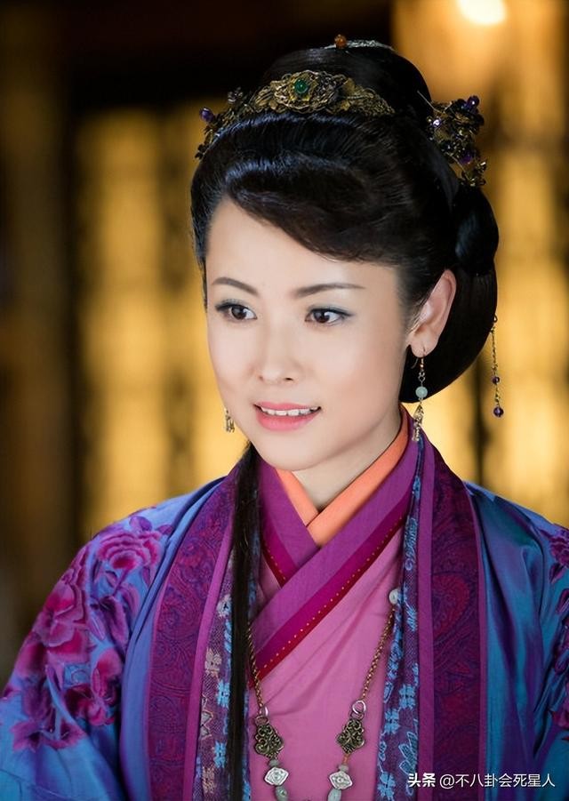 这6位当红女星的素颜照你都看过吗（这7位光鲜亮丽的女星）(3)