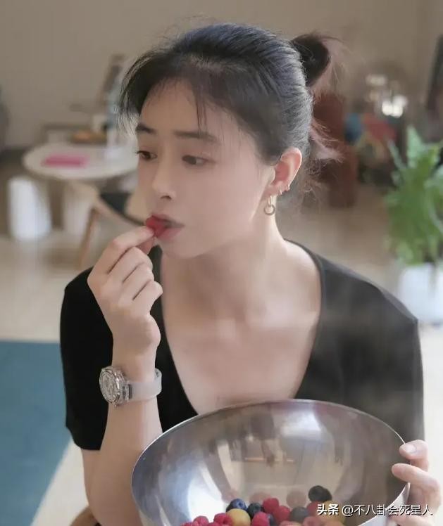 这6位当红女星的素颜照你都看过吗（这7位光鲜亮丽的女星）(23)