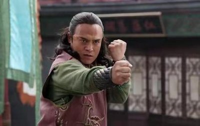 ​打狗棍(三看《打狗棍》：顿悟一辈子都死老婆的那图鲁，才是真正的狠角色)