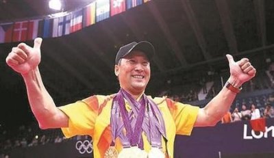 ​有3名男羽毛球运动员和3名女羽毛球运动员(从4名男生和5名女生中选出一对羽毛