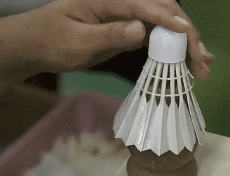羽毛球什么材料做的好