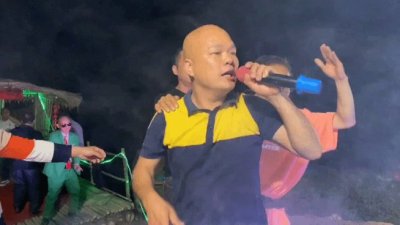 ​广西拖鞋哥和桂平光哥强强联手，举行粉丝答谢演唱会，格局打开了