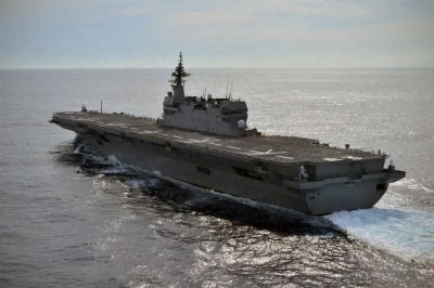 ​标题：日本出云号航母——从战列舰到直升机驱逐舰的演变