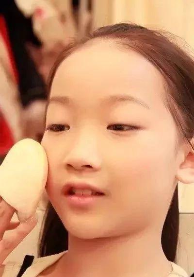 六一，儿童舞台表演妆怎么化？