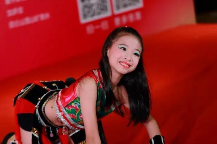 六一，儿童舞台表演妆怎么化？