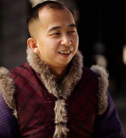 最丑男演员巨兴茂和他的老婆（身高1.6米还长相奇特）(28)