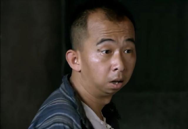 最丑男演员巨兴茂和他的老婆（身高1.6米还长相奇特）(8)