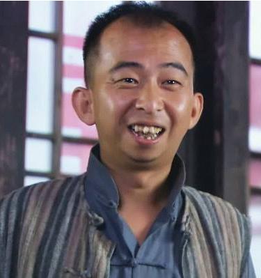 最丑男演员巨兴茂和他的老婆（身高1.6米还长相奇特）(23)