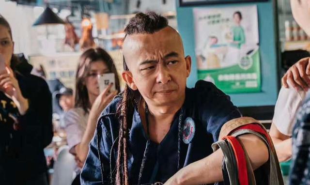 最丑男演员巨兴茂和他的老婆（身高1.6米还长相奇特）(29)
