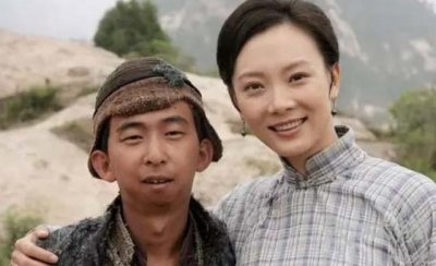 ​最丑男演员巨兴茂和他的老婆（身高1.6米还长相奇特）