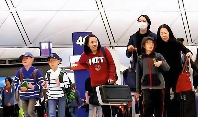 梁洛施身高对比李泽楷（33岁梁洛施22岁生三胎）(31)