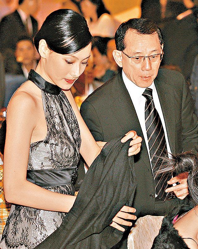 梁洛施身高对比李泽楷（33岁梁洛施22岁生三胎）(10)