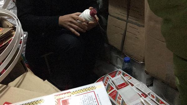 暗访假茅台勾兑灌装全程 专柜难辨真假 一瓶不到200元