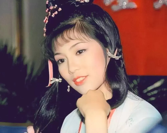 “俏黄蓉”翁美玲为什么要死？为情所困是事实但法医的细节令人深思