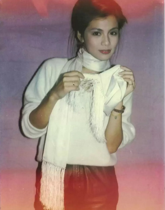 “俏黄蓉”翁美玲为什么要死？为情所困是事实但法医的细节令人深思