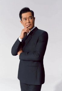 ​蔡明老公丁秋星（蔡明年轻时丈夫包容中年时儿子宠）