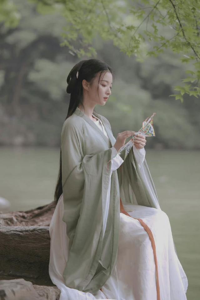 刘亦菲的妹妹是谁（王楚然有望成下一个刘亦菲）