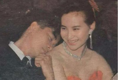 ​陈百强死因是什么（何超琼大婚2年后陈百强服药身亡）