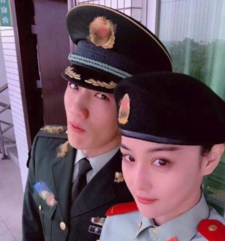 事实证明！张馨予嫁给军人老公何捷，活成了很多人羡慕的样子！