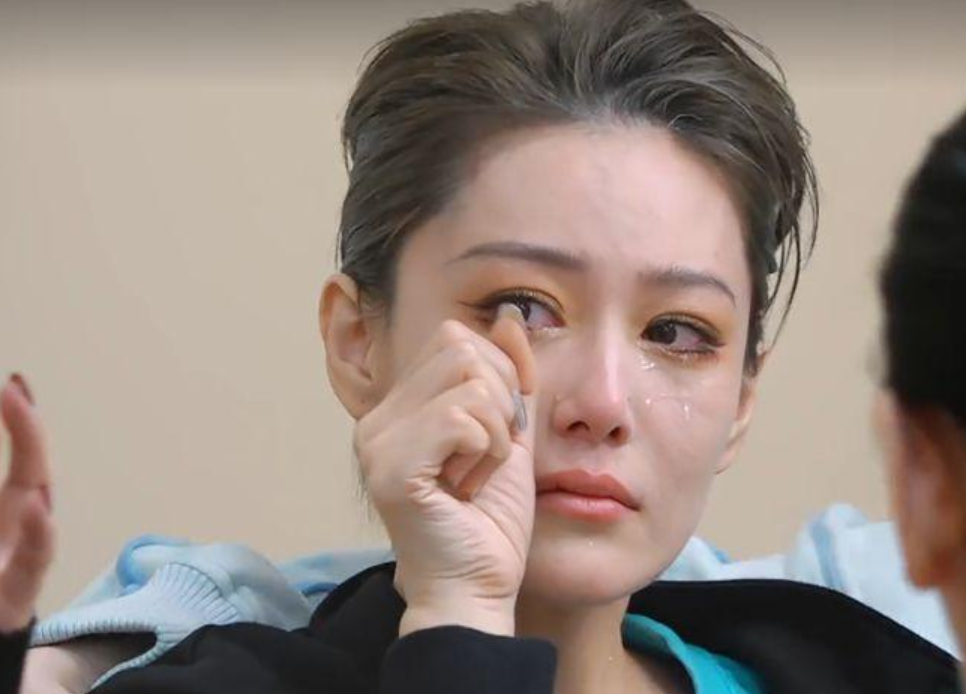 事实证明！张馨予嫁给军人老公何捷，活成了很多人羡慕的样子！