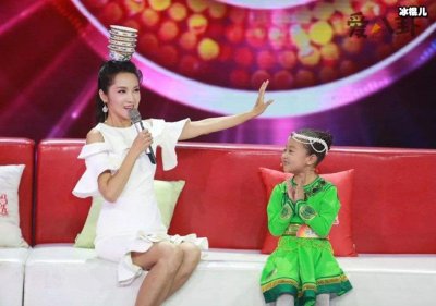 ​管彤韩红同性恋？二人结婚照片流出背后居然隐藏着这样的故事！