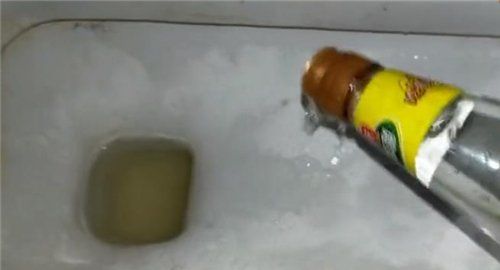蹲坑发黄洗不掉怎么办,马桶底部黄污渍很重怎么去除图5