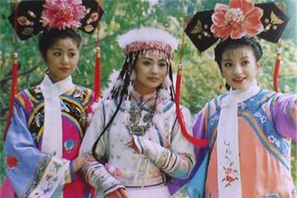 刘丹车祸现场揭秘（汽车失控如陀螺般打转滑行撞击护栏）(3)_