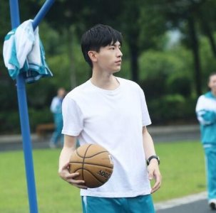 ​我在未来等你陈桐是不是喜欢刘大志两个人是什么关系