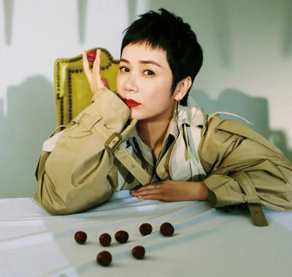 蒋雯丽屡遭丈夫顾长卫背叛（不离婚才是对他最大的报复）