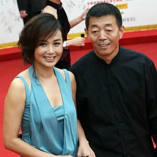蒋雯丽屡遭丈夫顾长卫背叛（不离婚才是对他最大的报复）