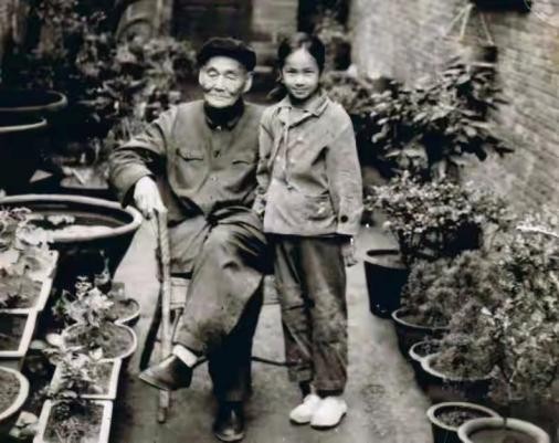 蒋雯丽屡遭丈夫顾长卫背叛（不离婚才是对他最大的报复）