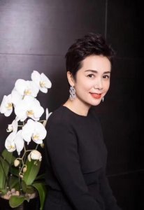 ​蒋雯丽屡遭丈夫顾长卫背叛（不离婚才是对他最大的报复）