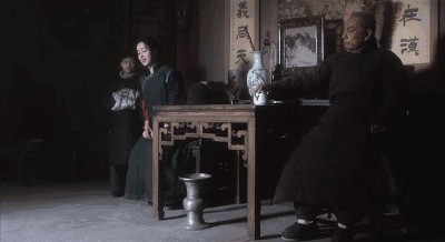 蒋雯丽屡遭丈夫顾长卫背叛（不离婚才是对他最大的报复）
