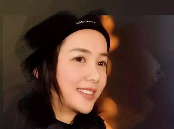 蒋雯丽屡遭丈夫顾长卫背叛（不离婚才是对他最大的报复）