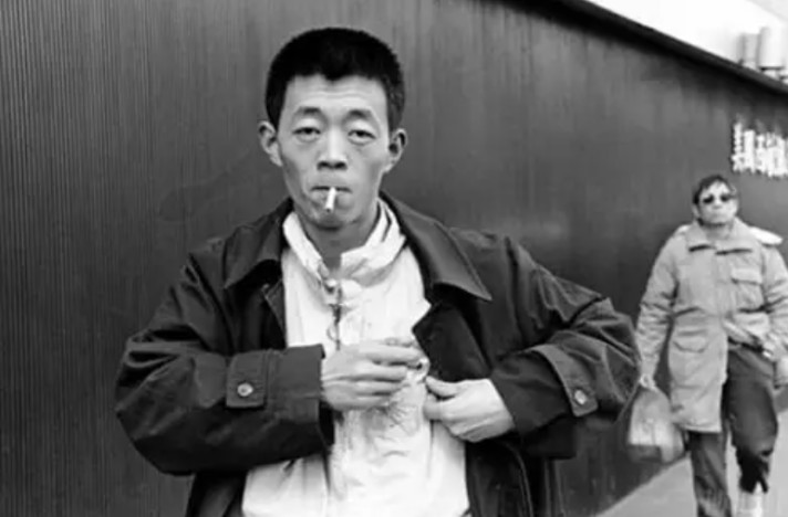 蒋雯丽屡遭丈夫顾长卫背叛（不离婚才是对他最大的报复）