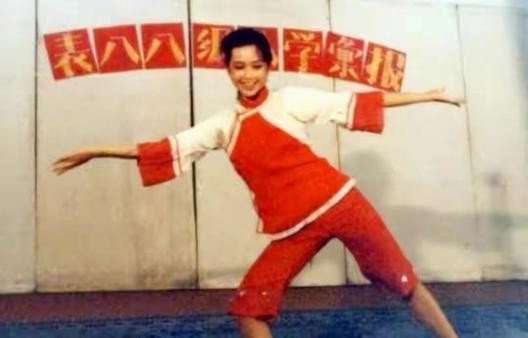 蒋雯丽屡遭丈夫顾长卫背叛（不离婚才是对他最大的报复）