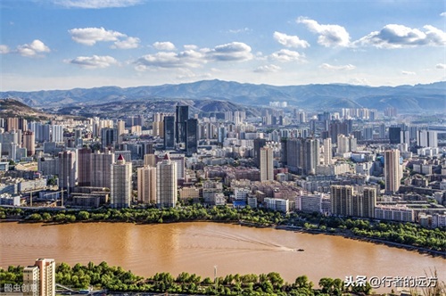 中国海拔最高的九大城市，于高山之巅一睹你的风采