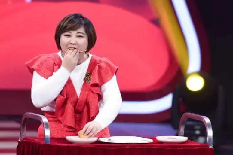 贾玲个人资料简介及 事实证明，41岁的她，早已走向另一条路