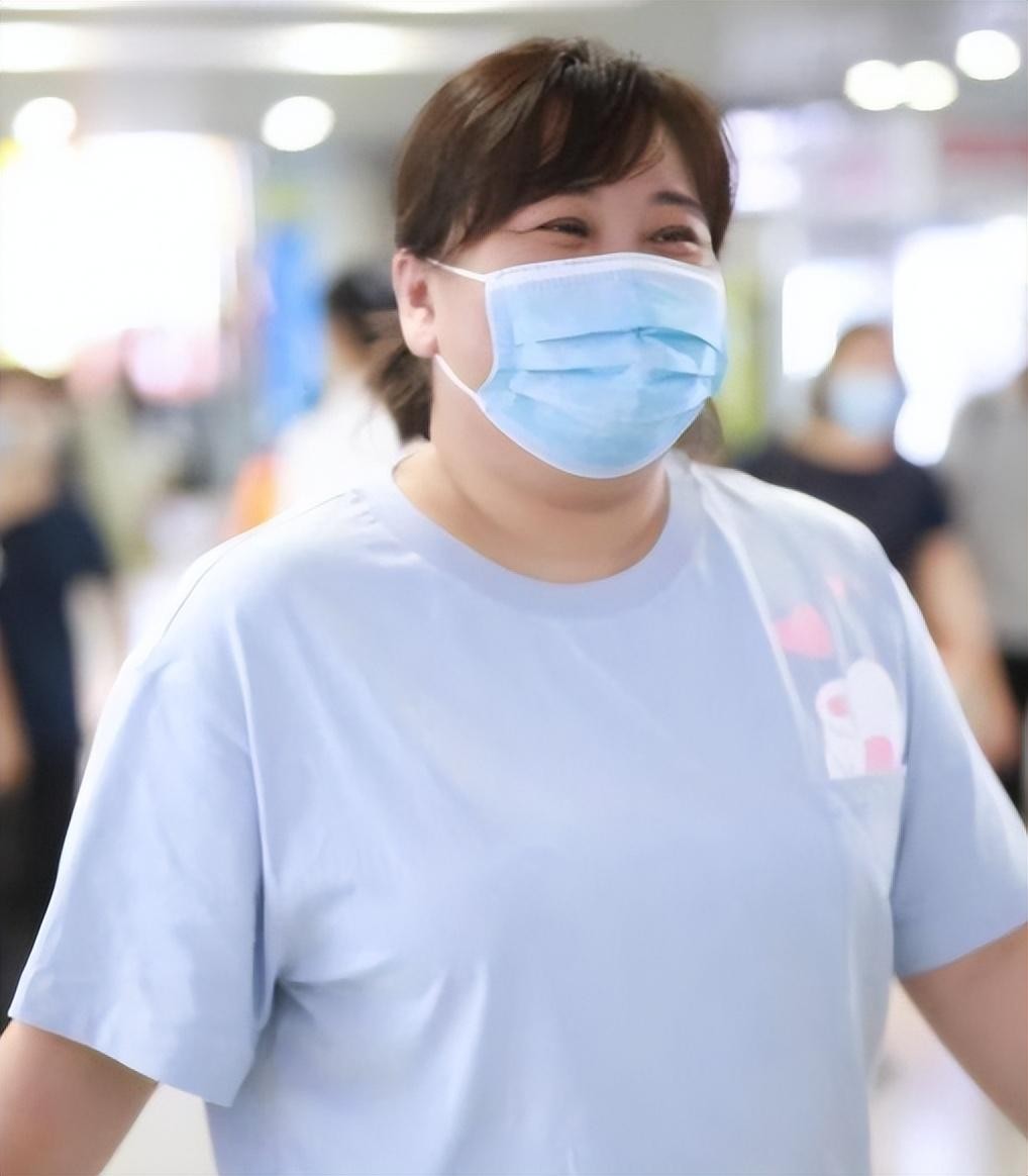 贾玲个人资料简介及 事实证明，41岁的她，早已走向另一条路
