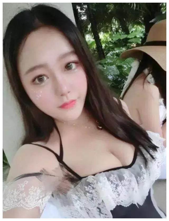 郭碧婷整容失败照流出？猪鼻子香肠嘴略吓人