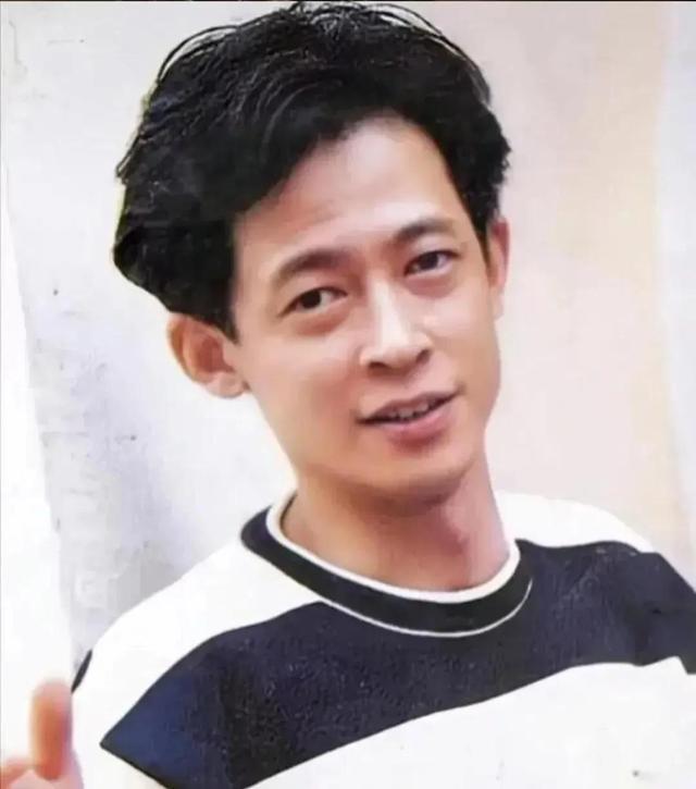 王志文的个人资料简介 回顾王志文30年精彩作品，是谁的青春流逝？